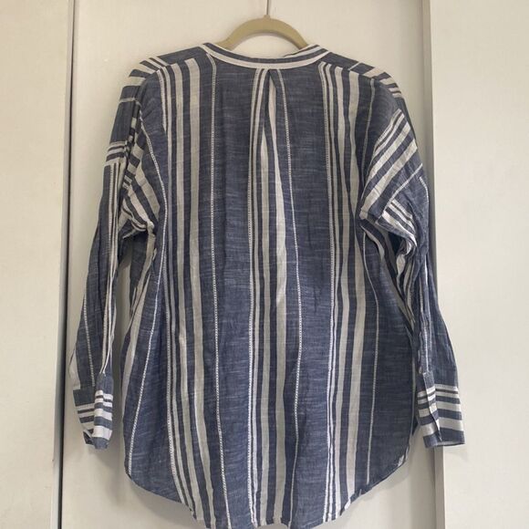 Lucky Brand Button Down Top chambray white stripe - Picture 6 of 6